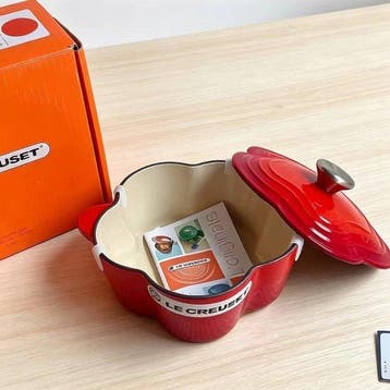Le Creuset - Pot - Bloemenvormige geëmailleerde gietijzeren