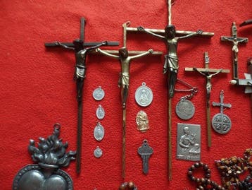 Themacollectie - 37 Religieuze objecten - Devotie items