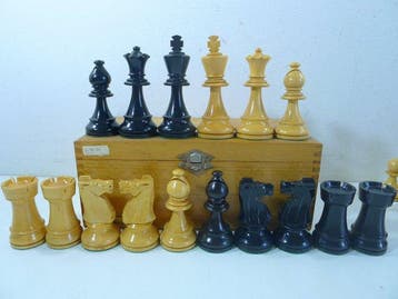 Tres RARE Jeu déchecs Chavet Club Size King 115 mm en buis