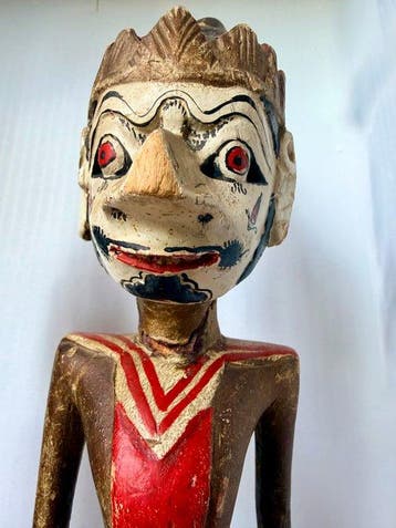 Set van twee vintage houten Wayang Golek-stijl beelden –, Antiek en Kunst