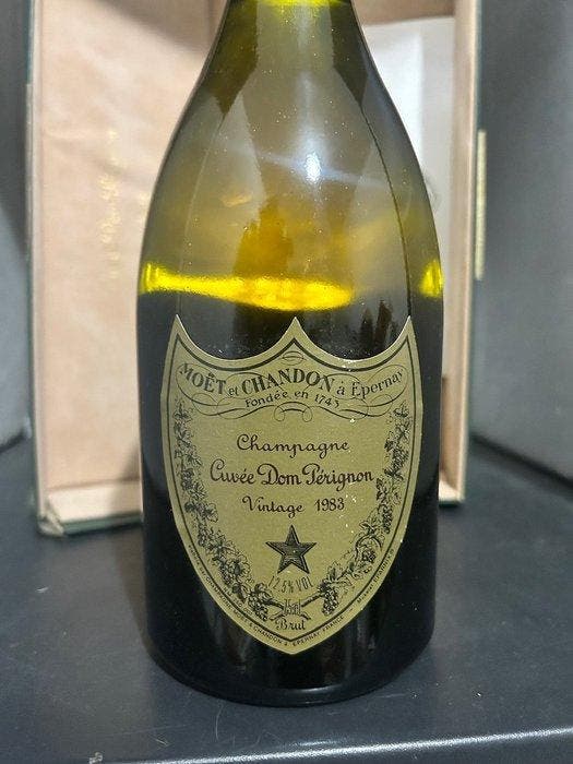 1983 Moët & Chandon, Dom Pérignon - Champagne Brut - 1, Verzamelen, Wijnen