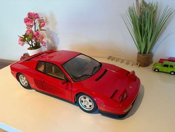 Pocher 1:8 - Modelauto - Ferrari Testarossa