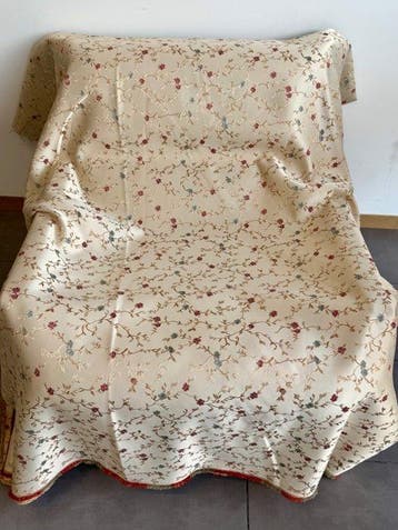 Exclusif GCFabrics – Tissu jacquard florale ivoire nacré,