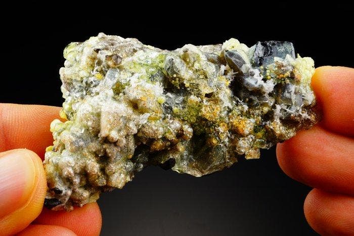 Zeldzame groene hyalietopal op rookkwarts - fluorescerend, Verzamelen, Mineralen en Fossielen