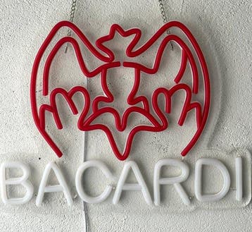 No reserve-Bacardi neon led reclamebord met ketting en
