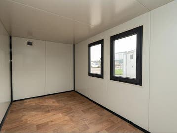 Prefab bureelcontainer nodig? 4x2 raam rechts op voorraad, Zakelijke goederen