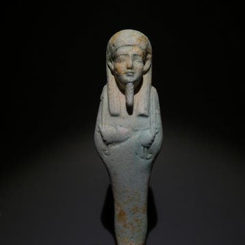 Oud-Egyptisch Faience Shabti. 11 cm hoog. 30e Dynastie,, Verzamelen