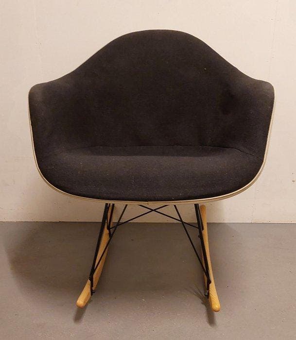 Herman Miller - Charles & Ray Eames - Chaise à bascule -, Antiek en Kunst, Antiek | Meubels | Stoelen en Sofa's