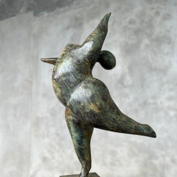 sculptuur, NO RESERVE PRICE - Voluptuous Dancing Lady Statue
