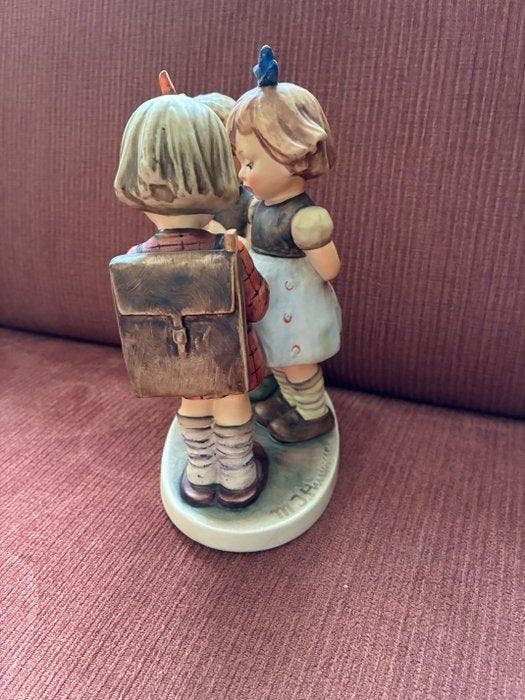 Goebel - Figurine - Drie meisjes - TMK5 - Porcelaine, Antiek en Kunst, Curiosa en Brocante