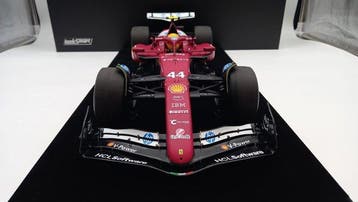 Look Smart 1:12 - Modelauto - Ferrari SF-25 Lewis Hamilton, Nieuw