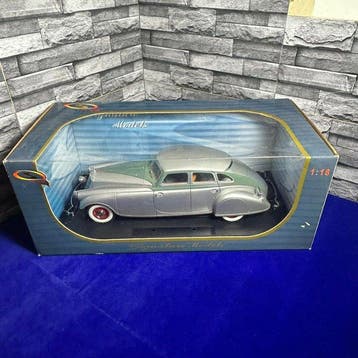 Signature Models 1:18 - Modelauto - 1933 Pierce-Arrow Silver, Nieuw