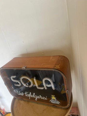 Originele Sola neon reclame – “Uw tafelgerei” – werkend –, Antiek en Kunst