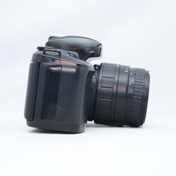 Nikon F-601 with Sigma 24-70mm f/3.5-5.6 UC lens Appareil, Nieuw