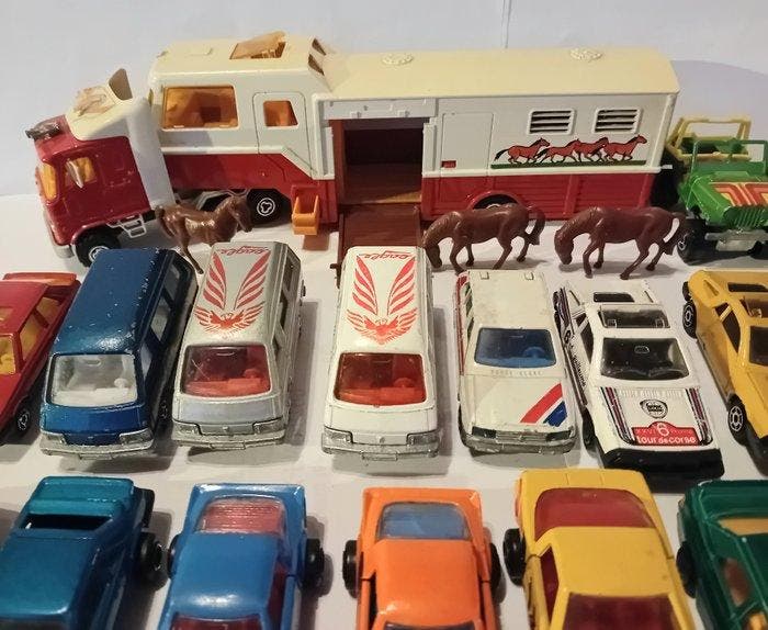Majorette 1:64 - Voiture miniature (18) - Horse Trailer,, Hobby en Vrije tijd, Modelauto's | 1:5 tot 1:12