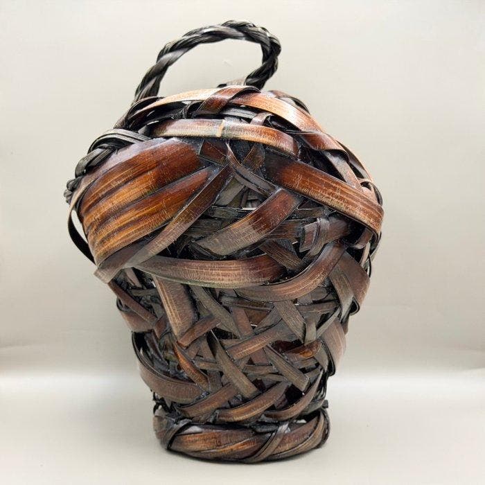 Japanse Ikebana-bamboe-bloemenmand met metalen voering en, Antiek en Kunst, Antiek | Overige Antiek