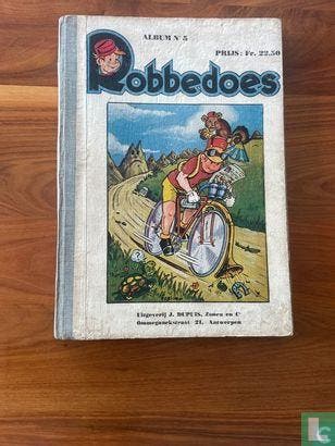 Baard en Kale - Robbedoes album 5 - 1940, Boeken, Eén stripboek, Verzenden, Gelezen, Amicus, Anthony, Edward [naar], Antoine, Marcel, Buck, Frank [naar], Creasy, John, Delmont, Joseph, Dineur, Fernand, Dumoulin, Blanche, Ford, Anthony, Gillain, Joseph, Gould, Chester, Harman, Fred, K., Kaiser, Kurt, Lafnet, Luc, Ritt, William, Siegel, Jerome, Velter, Robert.