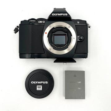 Olympus E-M5 Spiegelloze camera, Nieuw