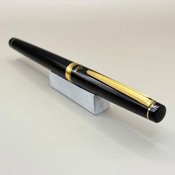 Pilot - Elite (Black) - 14K gold nib (EF) - with Converter -, Nieuw