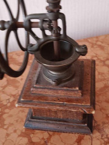 Pepper - Koffiemolen - hout, gietijzer - Prachtig en