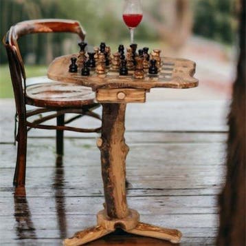 Schaaktafel - van olijfhout, luxueus en uniek, met de hand, Antiek en Kunst