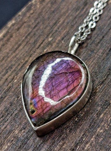 Bijou artisanal Bellatrix en argent 925 avec Labradorite