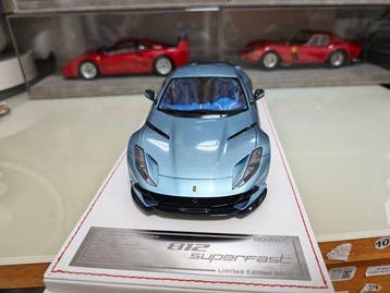 Dino Model 1:18 - Voiture miniature - Very rare Ferrari 812
