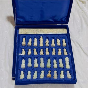 Luxury Hand-Carved Onyx & Natural Stone Chess Set – 32-Piece