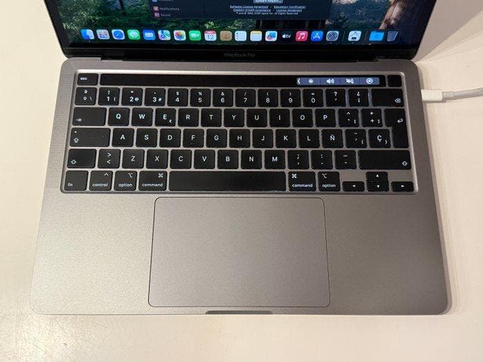 Apple MacBook Pro 13.3, Core(TM) i7 10th Gen, 16GB RAM,, Games en Spelcomputers, Spelcomputers | Overige Accessoires