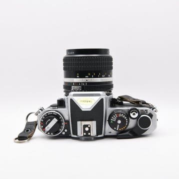 Nikon FE2 Single lens reflex camera (SLR)