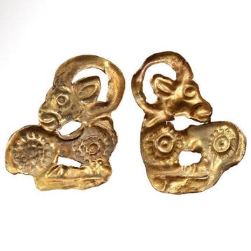 Scythisch Goud Paar plaquettes met Ibex
