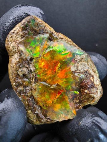 123cts Crystal Opal Specimen Ruw- 24.69 g