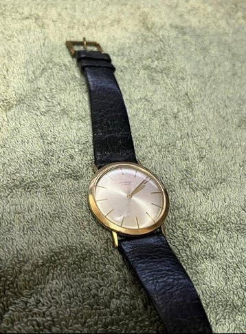 Universal Genève - Klassische Vintage-Herrenuhr (Dresswatch)