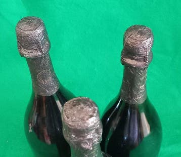 1983 Dom Pérignon - Champagne - 3 Bouteilles (0,75 L), Collections
