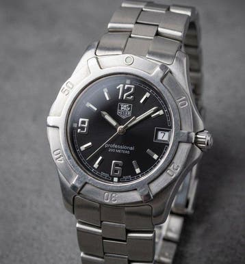 TAG Heuer - Vintage TAG Heuer 2000 Exclusive Professional