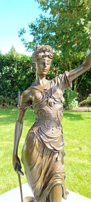 Sculpture, Brons beeld-Vrouwe Justitia - 62 cm - Bronze, Antiek en Kunst