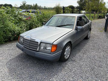 Online veiling - Mercedes-Benz 220E Oldtimer