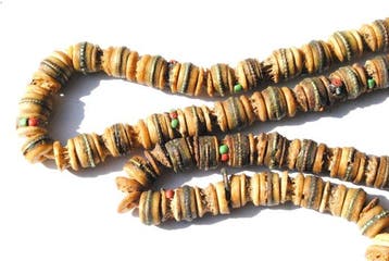 Bouddha Chapelet bouddhiste Mala en 108 perles taillées à la