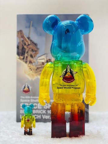 Medicom Toy - BE@RBRICK 400% & 100% Space Shuttle Bearbrick, Antiek en Kunst