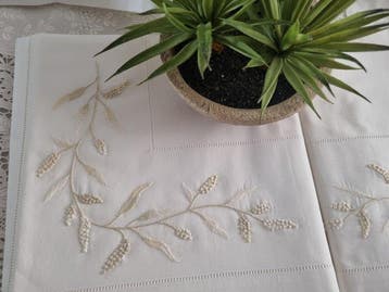 Set Lenzuola ricamate in puro cotone percalle Ricamo in