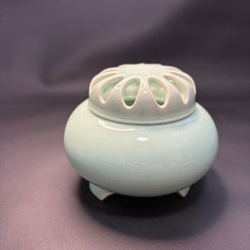 Celadon-wierookbrander (Kro) door Yada Kazuyoshi,