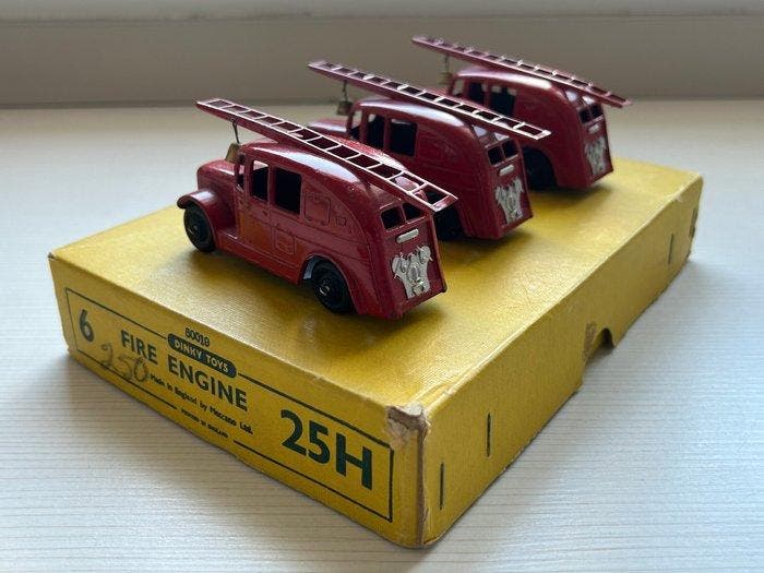 Dinky Toys 1:43 - Model vrachtwagen (3) - Trade box of No., Hobby en Vrije tijd, Modelauto's | 1:5 tot 1:12