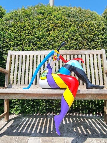 Sculpture, Sitting lady - pop art sculpture - 60 cm - fibre