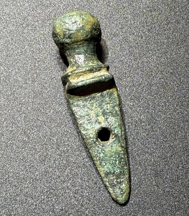 Oud-Romeins Bronzen emblematisch gladiatorenamulet in de, Antiek en Kunst, Antiek | Overige Antiek