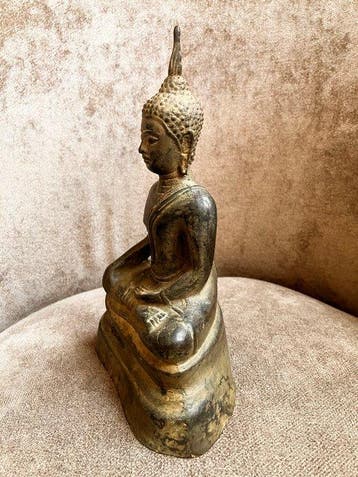 Aardeaanrakende Boeddha - Beeld - Thailand (Zonder