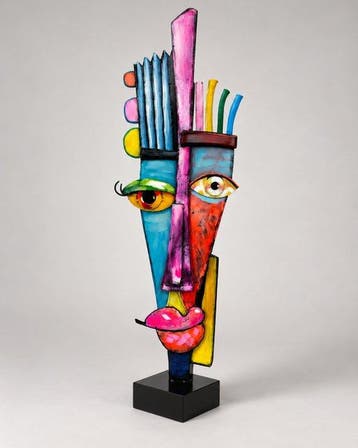 Sculpture, Grote abstracte vloersculptuur met twee gezichten
