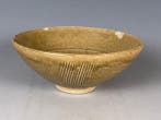 Tongan-kiln parelglansgroen porselein met gegraveerd, Antiek en Kunst