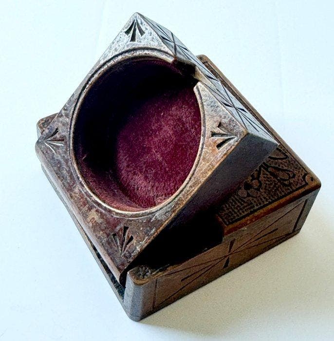 MONTREUX, Antiek en Kunst, Curiosa en Brocante