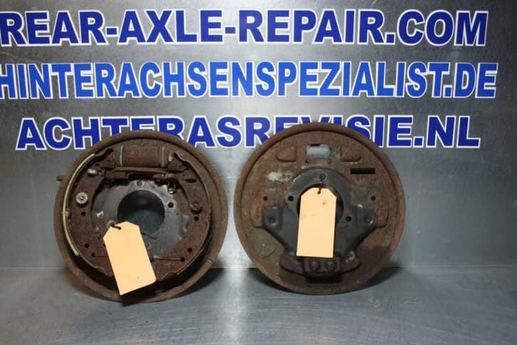 Ankerplaat Ford (Koln achteras, klein model)., Autos : Pièces & Accessoires, Freins & Transmission, Envoi