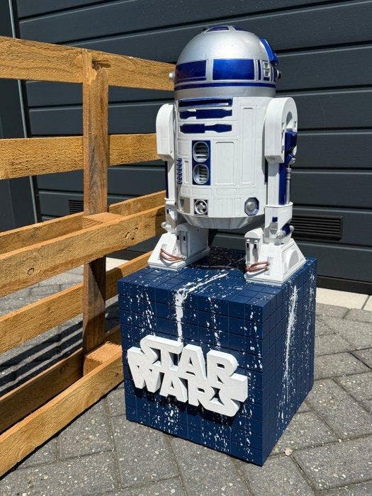 Daluxe Art - 1999 • XXL R2-D2 Star Wars Display, Antiek en Kunst, Kunst | Designobjecten